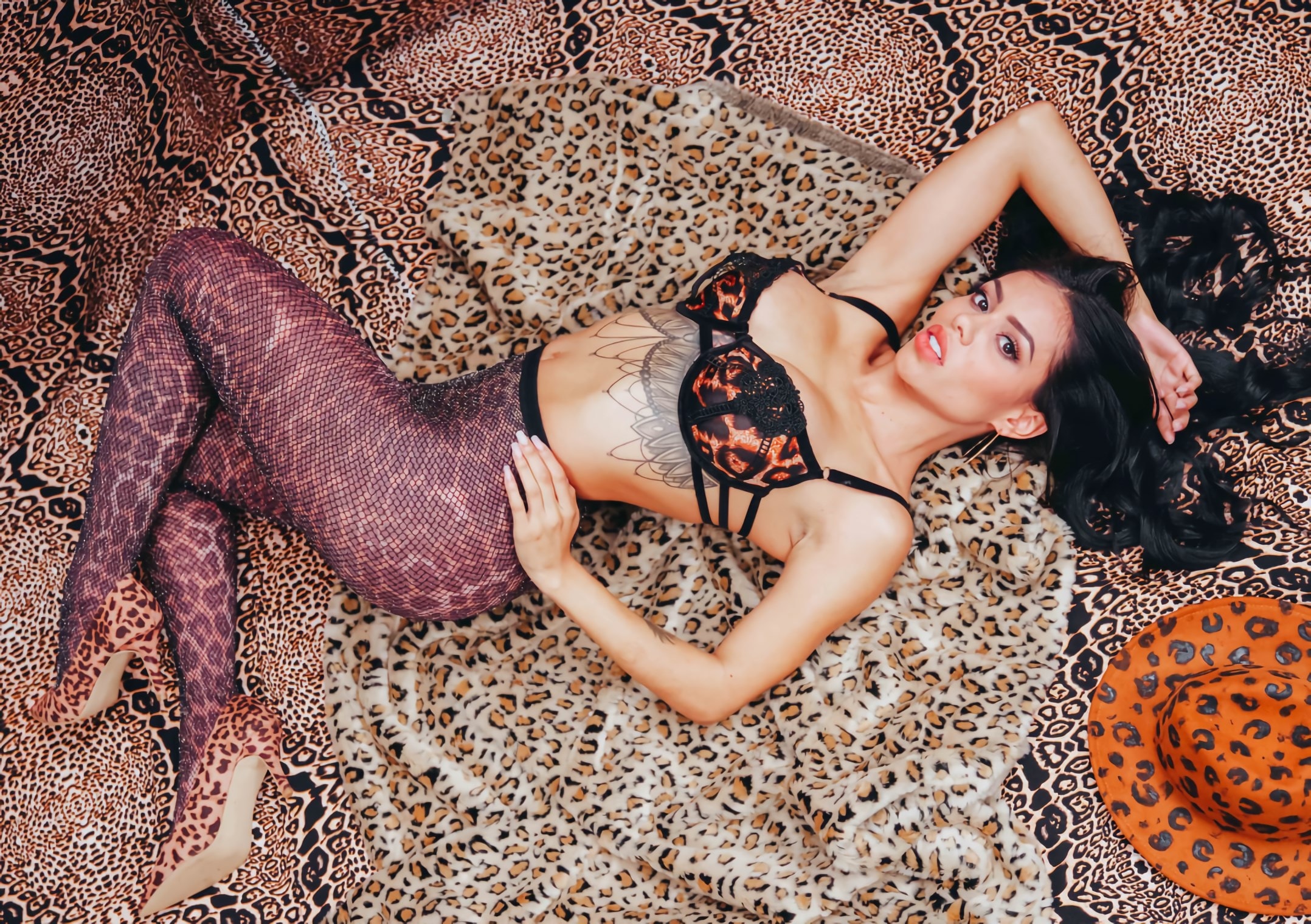 Spizoo 'Leopard Hottie Canela Skin Gratifying Anal Sex' starring Canela Skin (Photo 2)