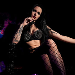 Glitch in Goth Babe Glitch Enjoys Hardcore Pounding That Ends In Facial (Photo 3) Glitch in 'Spizoo' Goth Babe Glitch Enjoys Hardcore Pounding That Ends In Facial (Thumbnail 3)